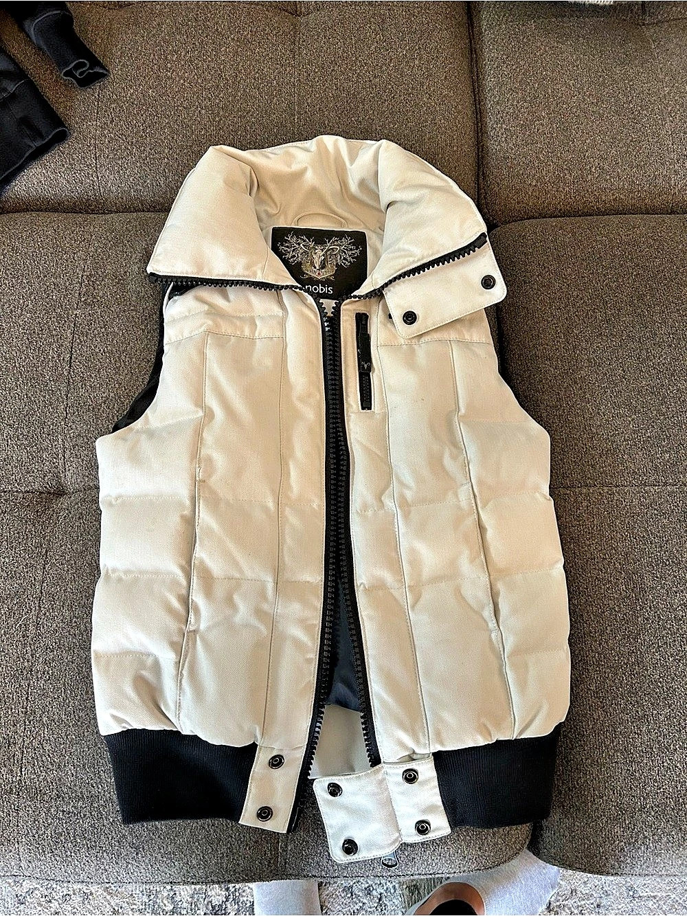 Nobis Puffer Vest in White & Black